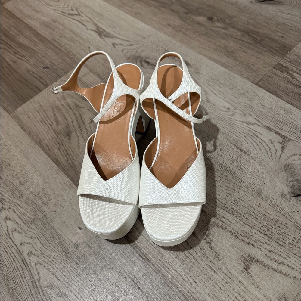 Nomasei White Platform Slingback Heels. Size 9